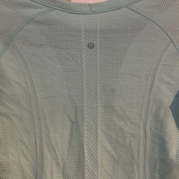 Long sleeve lululemon swiftly size 8 - Picture 3 of 3